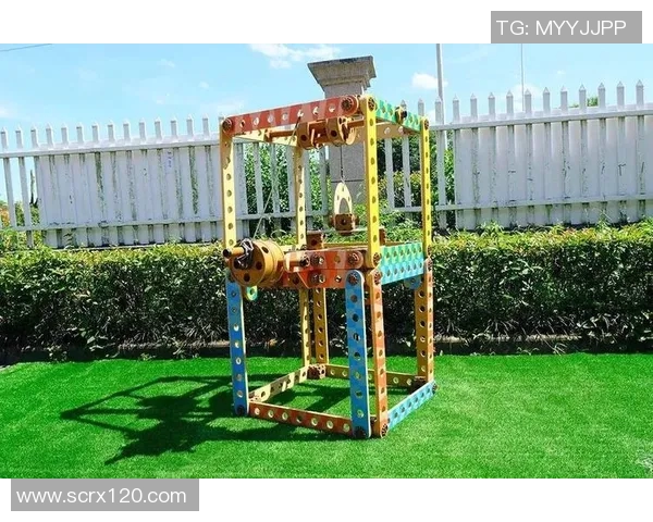 创意无限镂空纸板足球艺术品打造趣味运动新体验 创意无限镂空纸板足球艺术品打造趣味运动新体验